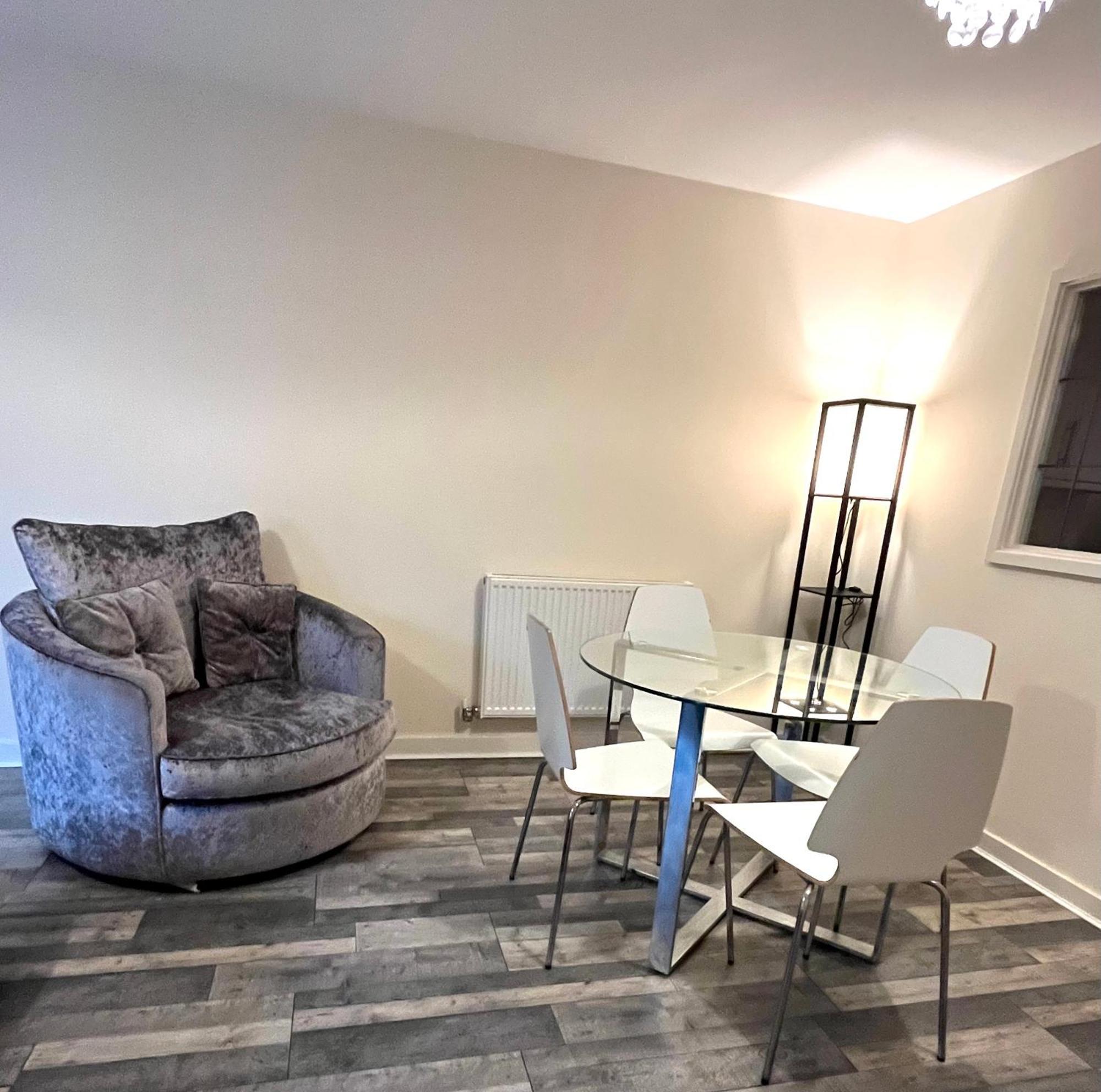 Spacious Two Bedrooms Apartment For Business And Holiday Portsmouth Ngoại thất bức ảnh