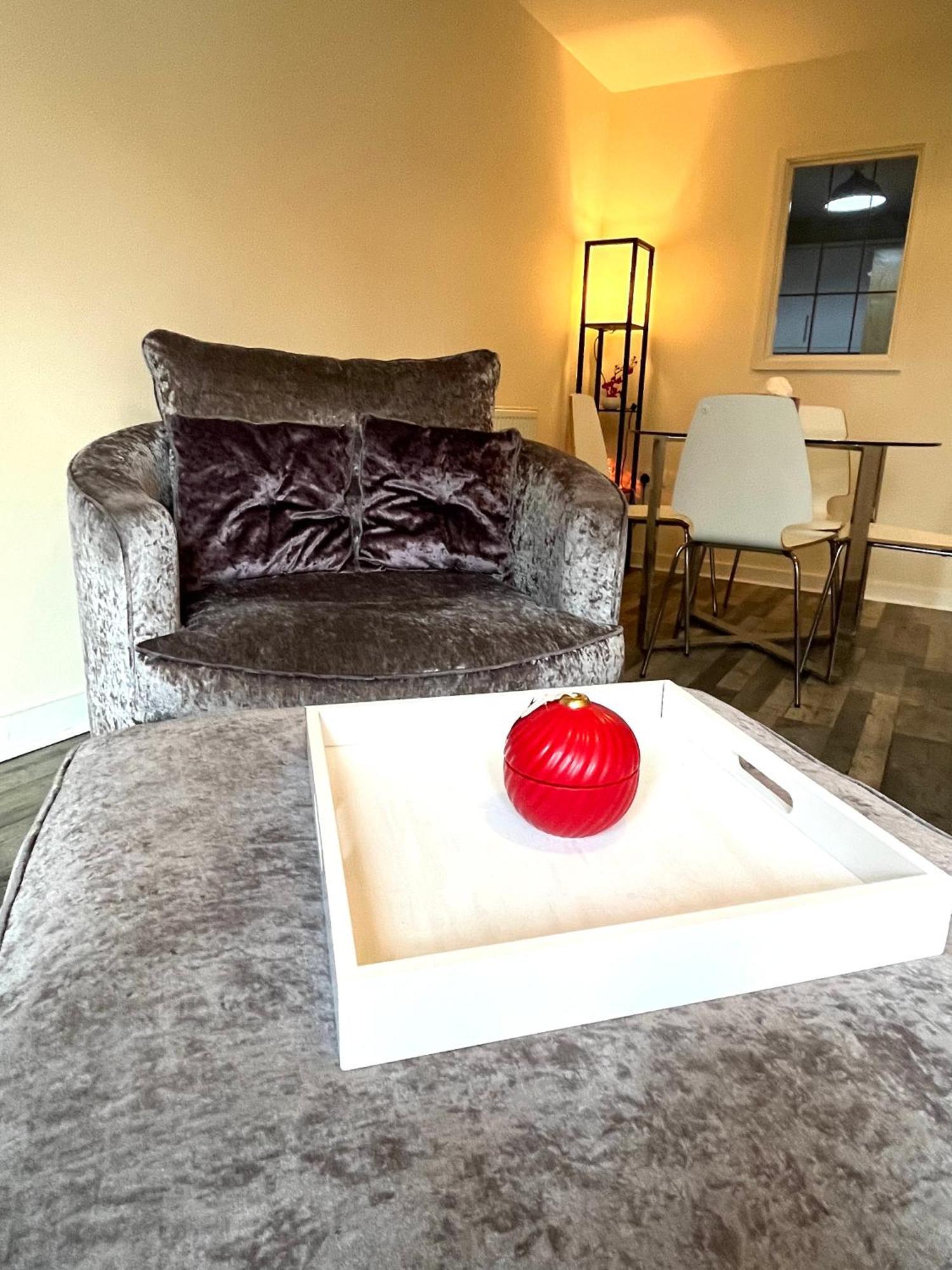 Spacious Two Bedrooms Apartment For Business And Holiday Portsmouth Ngoại thất bức ảnh